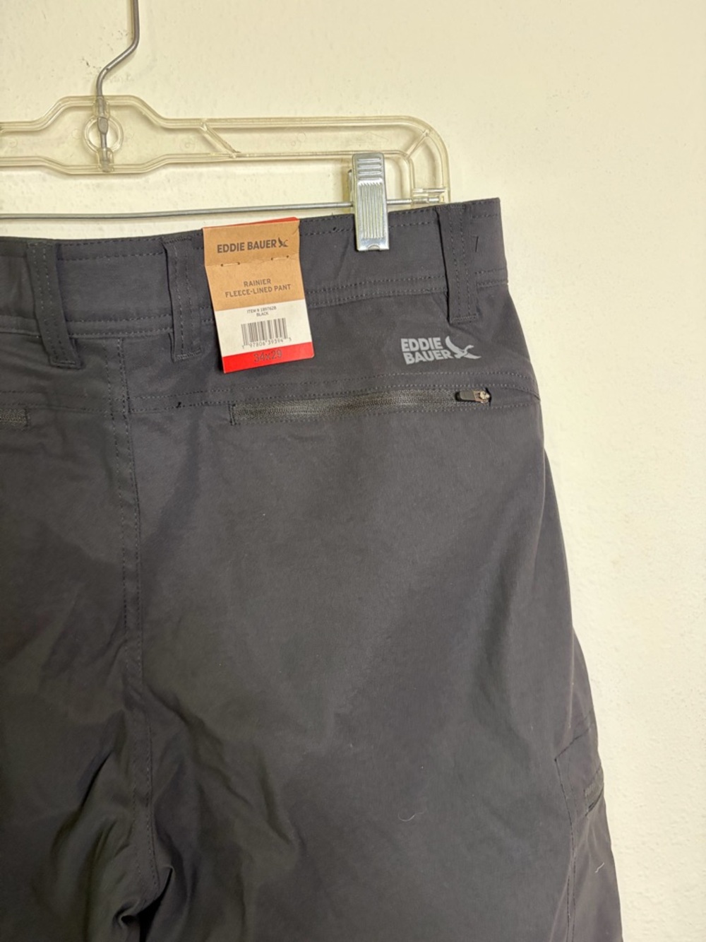NWT Eddie Bauer Rainer fleece-lined Black Cargo Pants Zip Pocket Mens 34x29 - Picture 6 of 10